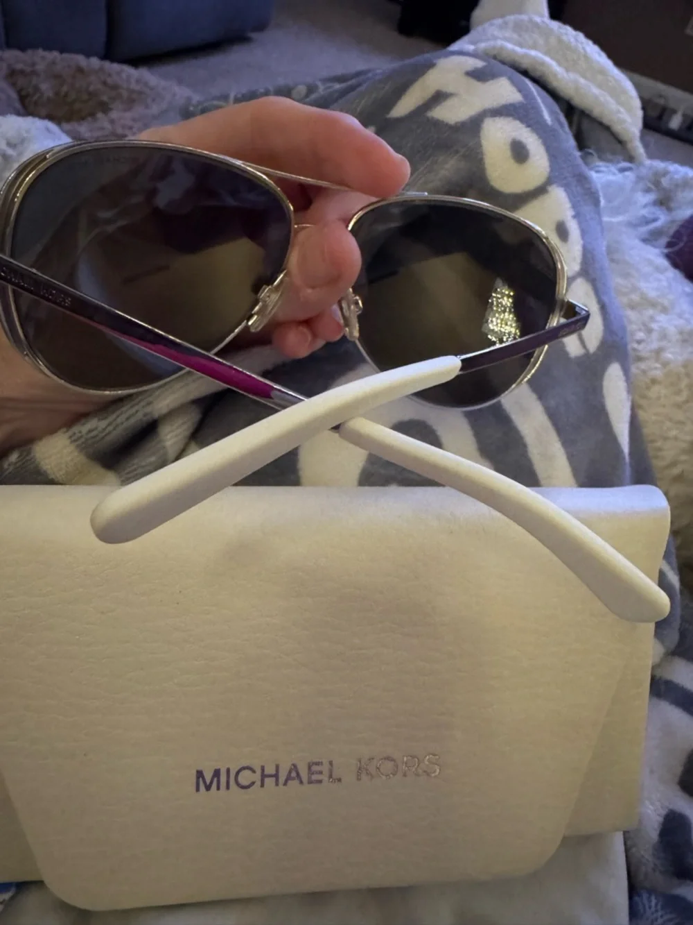 EUC Michael Kors Women's Chelsea aviator sunglasses (model MK5004)
